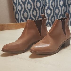 Sole Society Chelsea Tan Ankle Boot Size 8.5